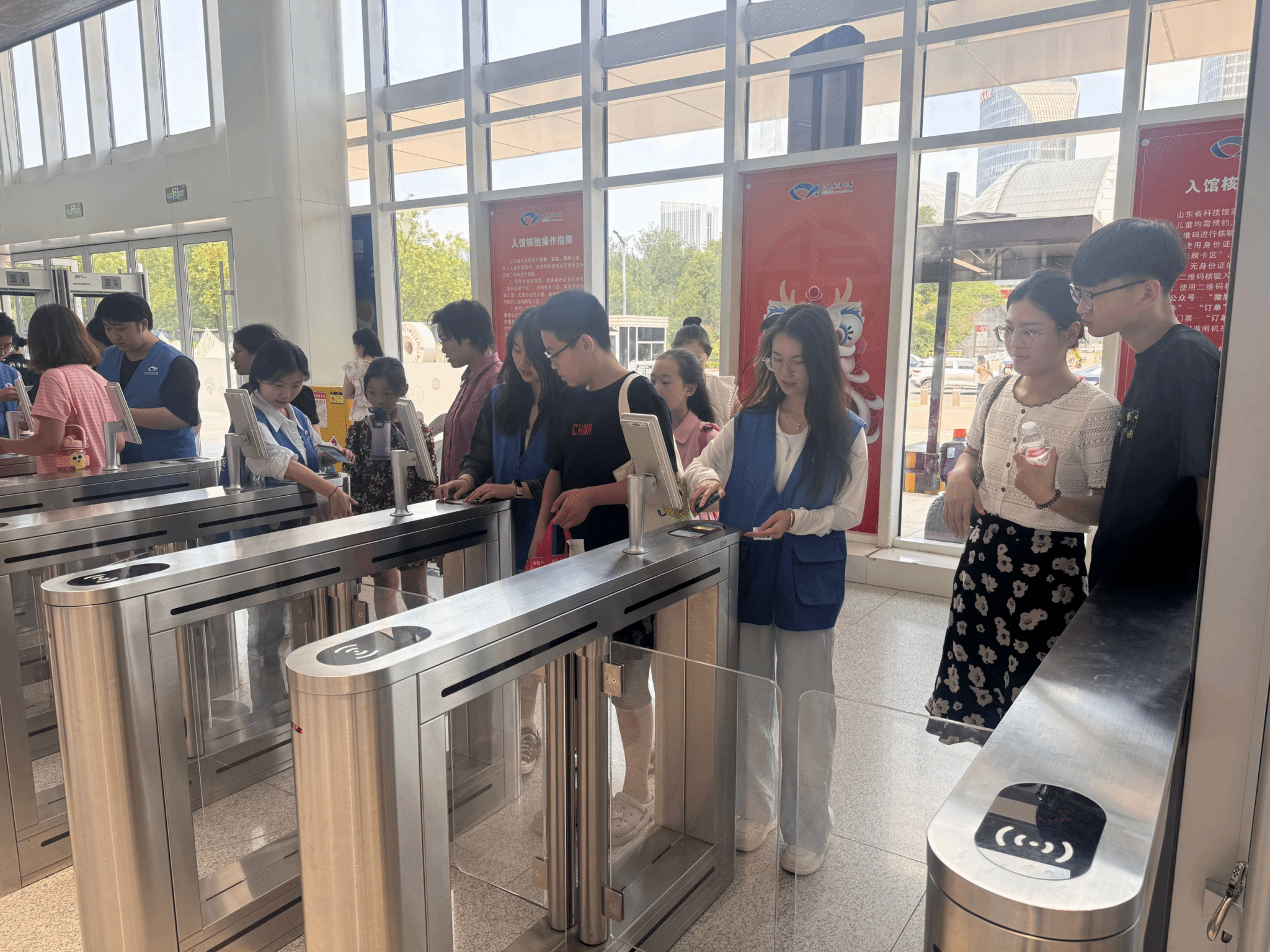 暑假“三下乡”社会实践|青春助科普，实践绽芳华——ok138cn太阳集团古天乐“青春向基层，志愿筑微光”实践队