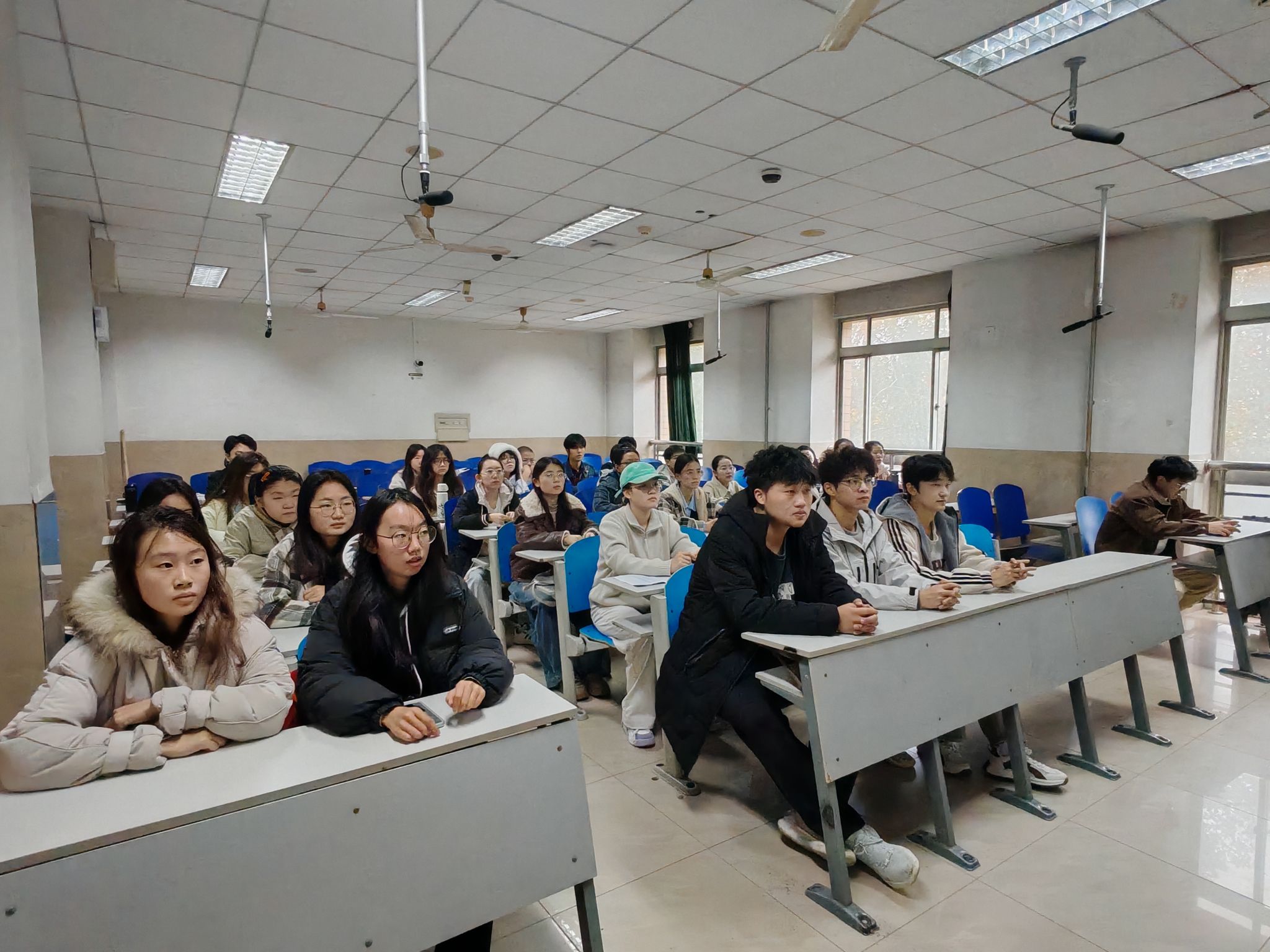 ok138cn太阳集团古天乐院组织入党积极分子观看《青年马克思》影片