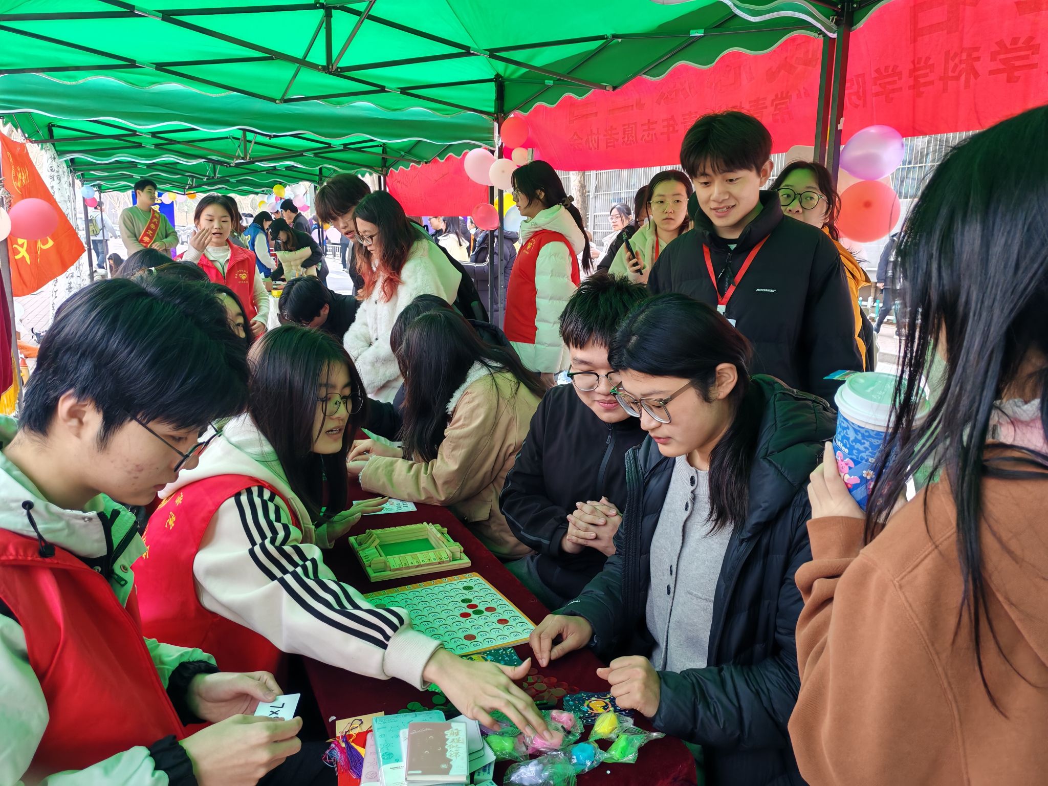 ok138cn太阳集团古天乐亮相学雷锋志愿服务一条街